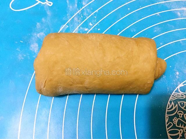 由下往上卷起