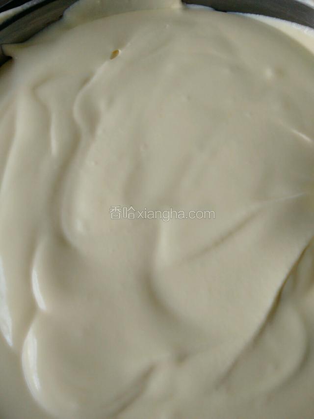 隔热水(水温约60度)用电动打蛋器搅打均匀，无颗粒。