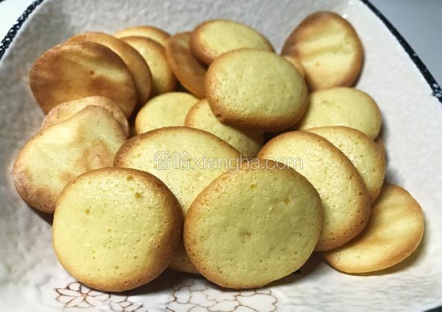 营养师改良配方：无油、无糖蛋黄小饼干，给小朋友做健康小零食