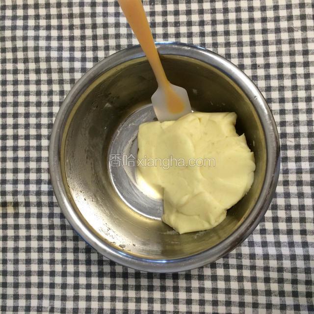 混合完的土豆泥如图示（不会泛油光）