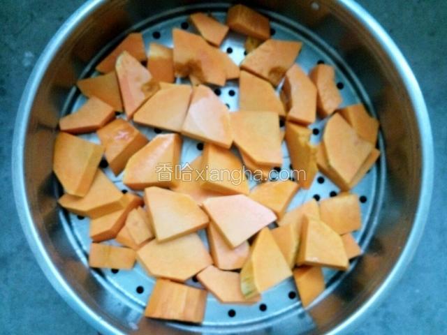 放蒸屉蒸熟了等凉