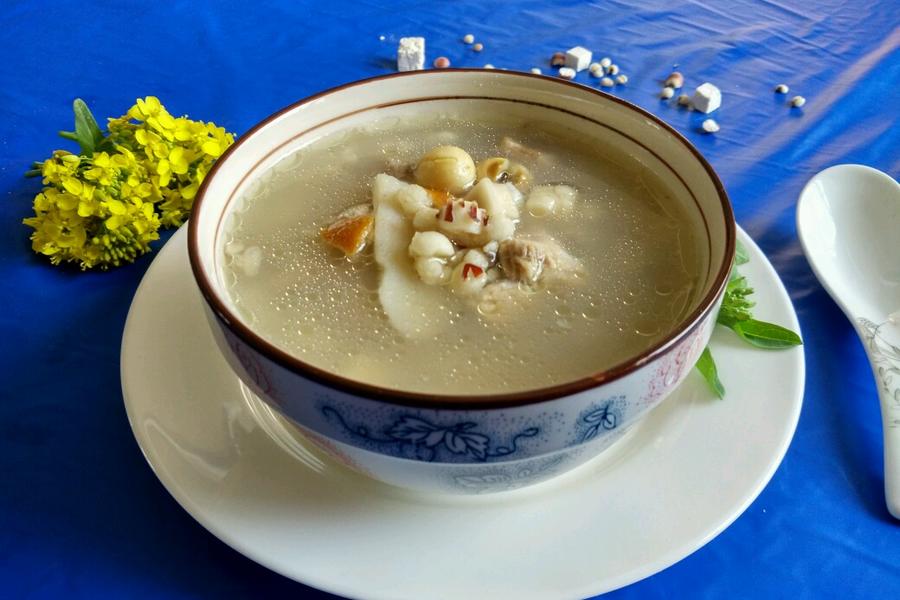 茯苓茨实山药莲子脊骨汤