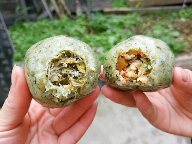 酸菜馅儿和混合杂蔬馅儿。
图是清明节前一天做的。