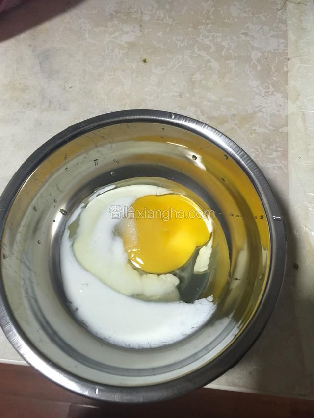 一个土鸡蛋  适量牛奶 加点盐打发