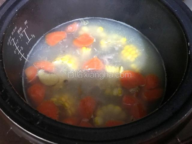加入适量盐、鸡精调味即可