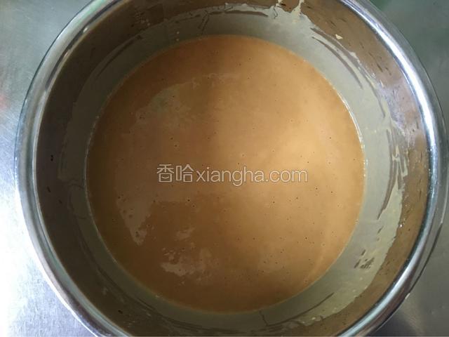 这是发酵好的，有很多的密密的孔，发得很好。