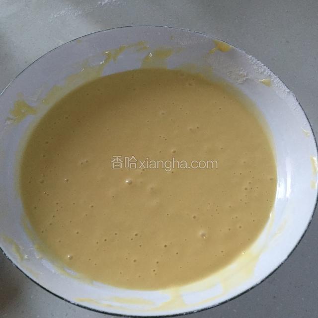 最后浓稠的蛋液糊静置十分钟。