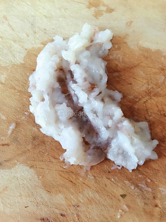 虾仁剁成泥