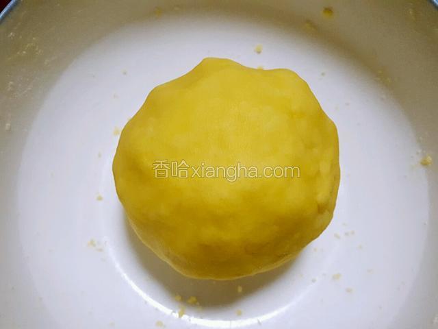 面团揉好后放入冰箱冷藏一小时左右就可以了！