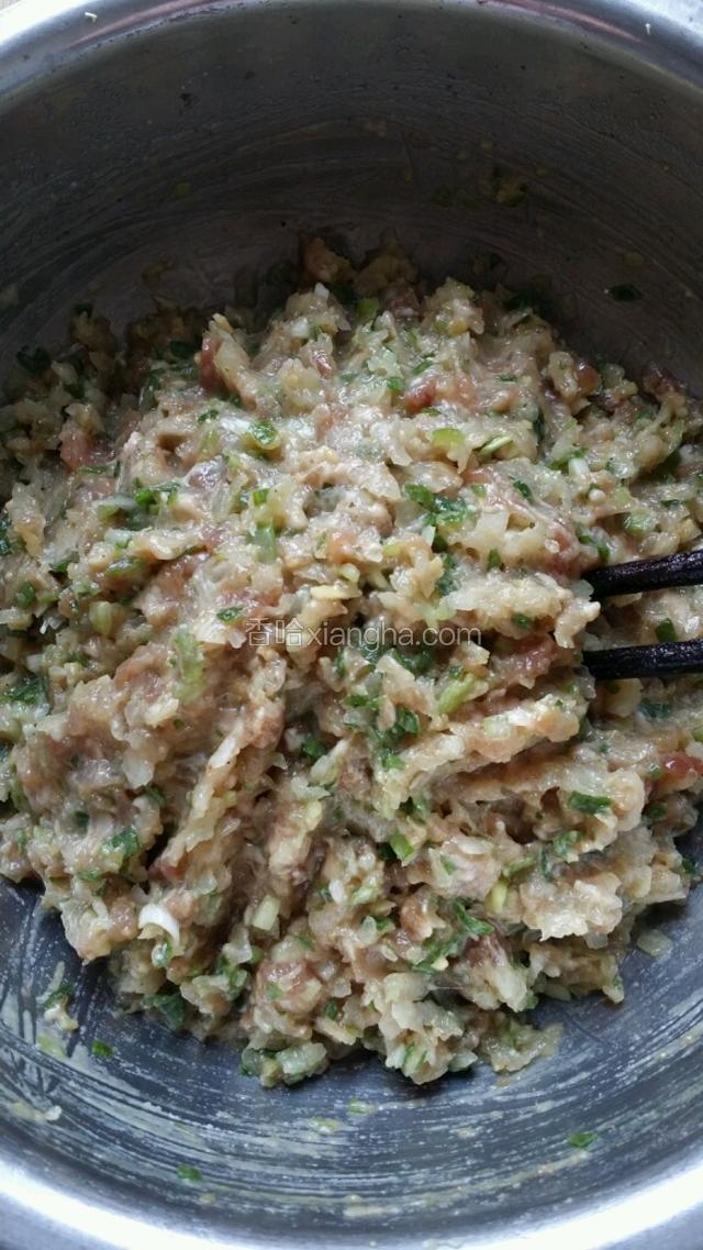 搅拌均匀就可以包饺子了