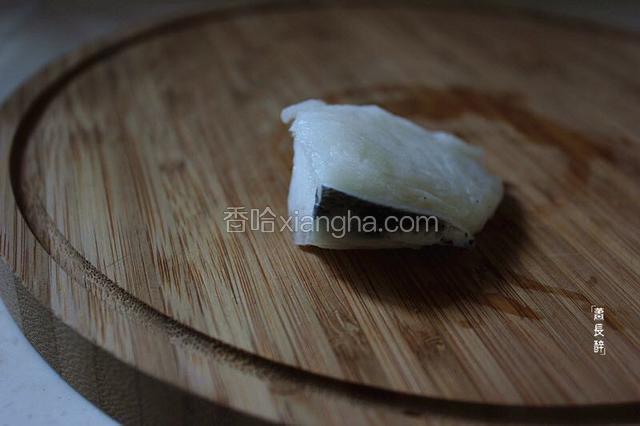 银鳕鱼自然化冻。