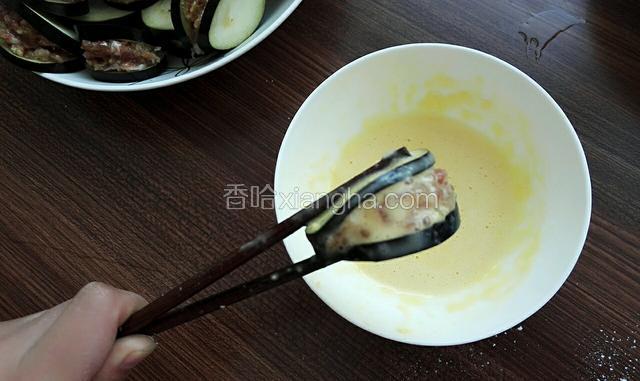 茄盒沾满蛋糊