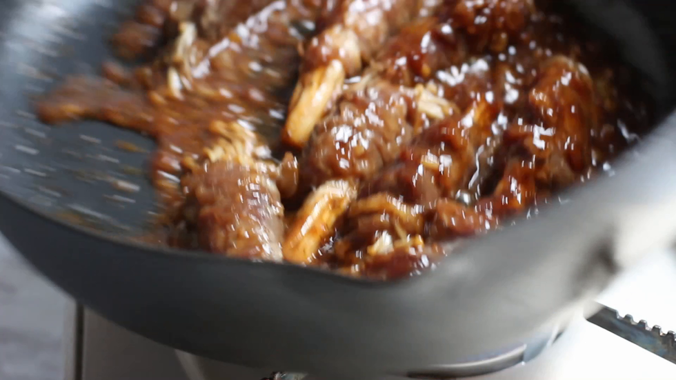 裹上酱汁