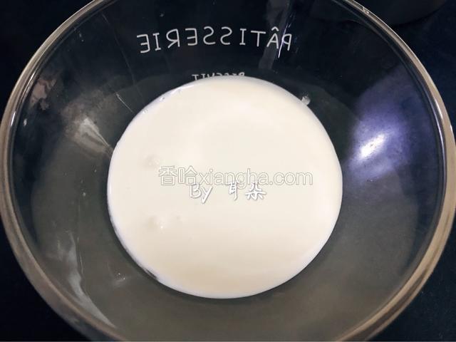 最好用稀奶油
做慕斯 浓汤的那种稀奶油
不可以裱花那种哦