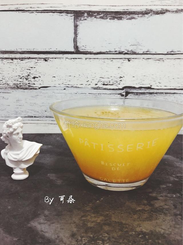 喝菠萝汁