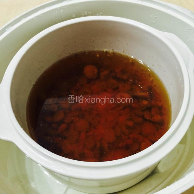 加进适量的盐，可以喝了，
这么看，就知道这个汤好好喝