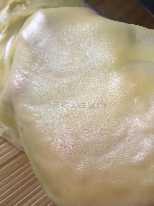 将面皮平放晾凉