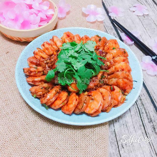 起锅前加入葱花翻炒均匀即可