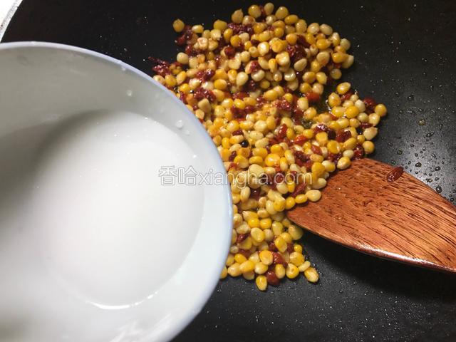 用水淀粉勾芡即可