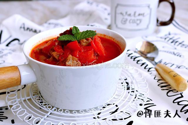 时间到就可以关火了，一份酸甜可口的番茄烩牛腩就做好了。