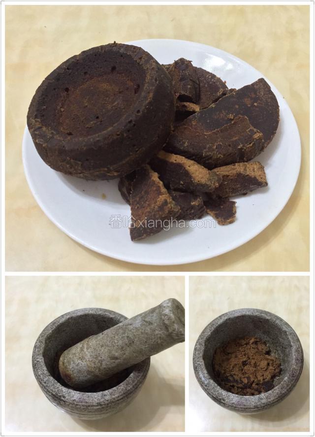 手工红糖600克，用石钵捣碎
这个版本的玫瑰酱，玫瑰和红糖比例1：1.2。