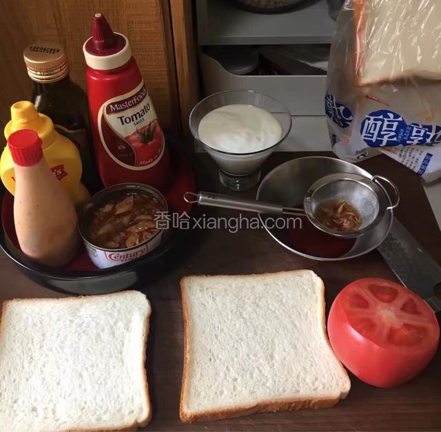 铺好面包片
