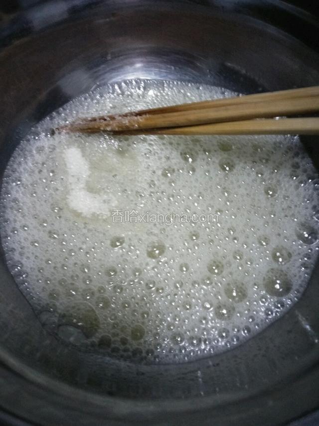 大泡变小泡加第二次白糖打发