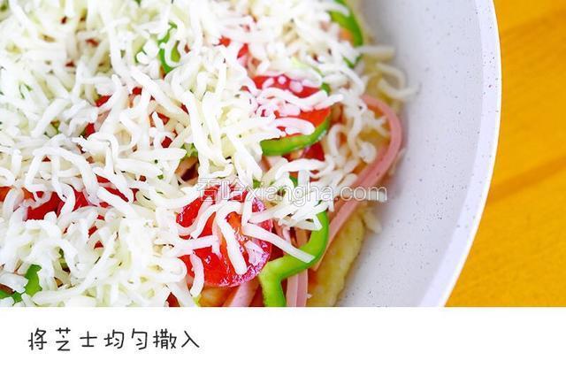 中小火煎至芝士融化就好啦
宝餐提示：中间可以轻微的晃动锅，让受热更均匀