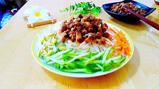 香菇肉炸酱面