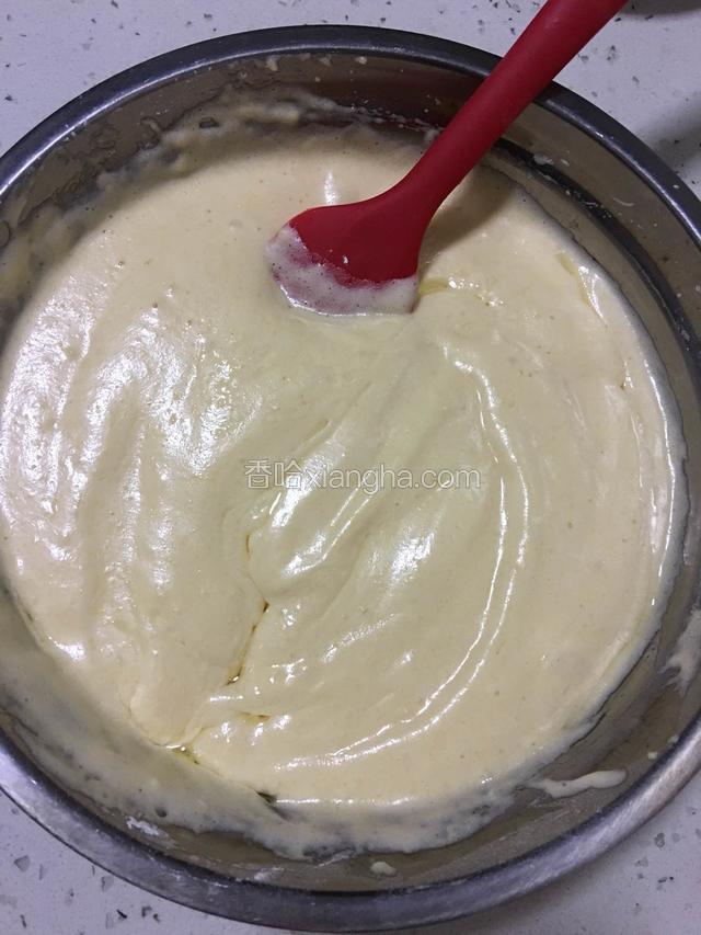 加入蜂蜜和玉米油。