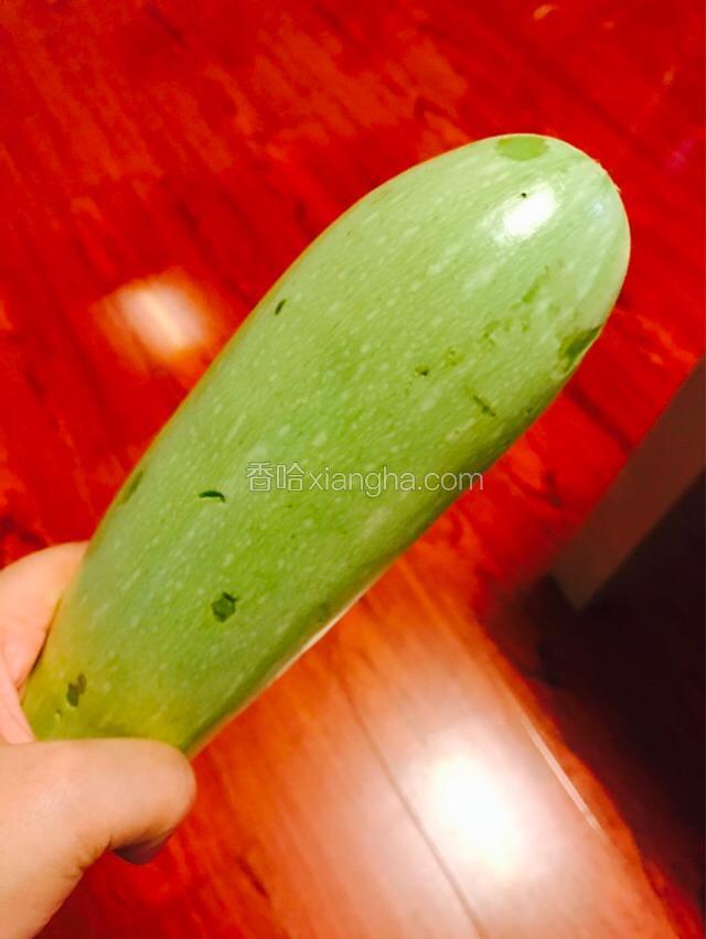 我们家乡叫这种瓜为番瓜，下次有时间我再来个番瓜炒肉！
希望大家喜欢，家常小菜。再炒的过程中如果嫌麻烦，可直接炒瓜，快熟后打入鸡蛋即可，只不过最后炒完后鸡蛋比较碎，但依然很好吃。