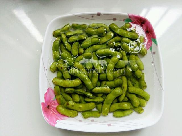 用盐水浸泡二小时