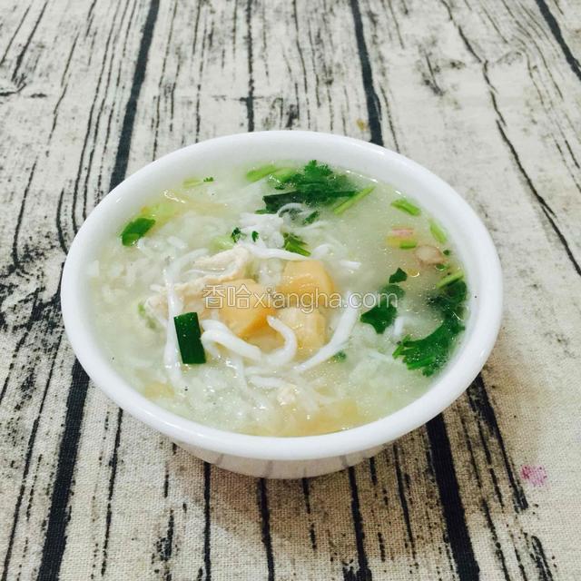成品图
吃时再撒上白胡椒粉提味。
