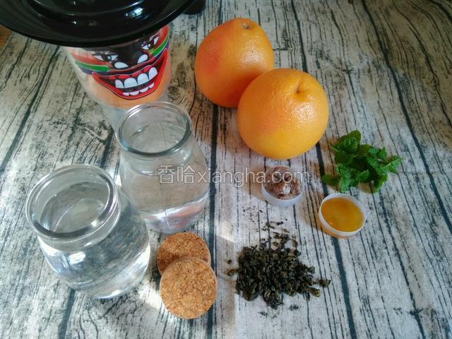 准备好所有的食材。