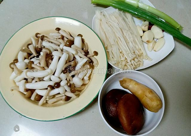 清洗干净，并准备好以下食材