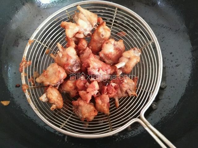 迅速捞起待用