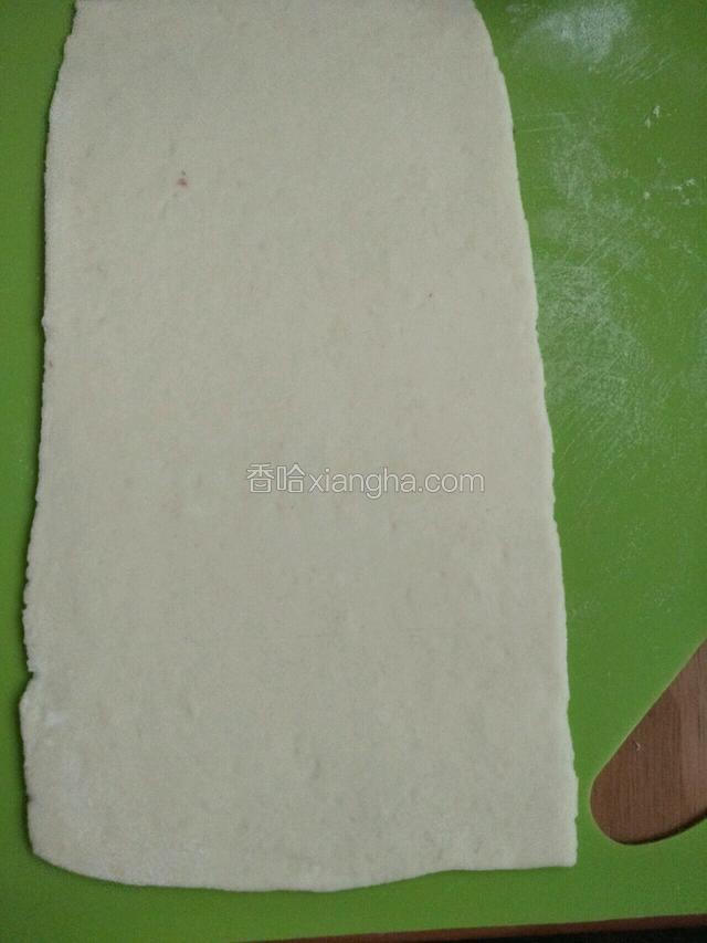 擀成长方形面片
