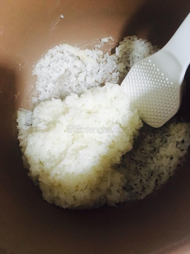 正好肉挆好了，糯米饭也好了。