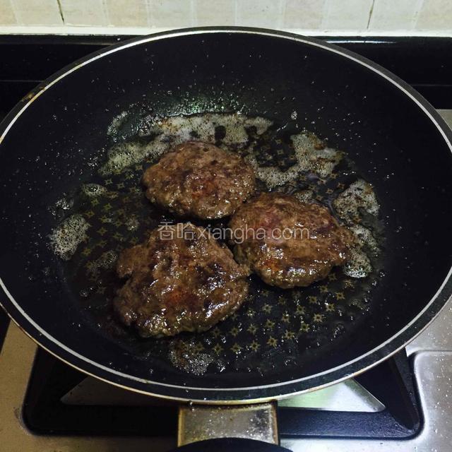 煎至如图，
就可以熄火，起锅食用了。