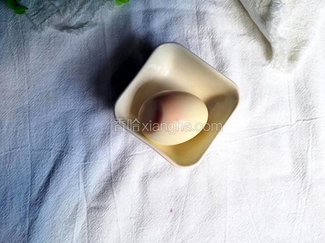 熟鸡蛋剥壳