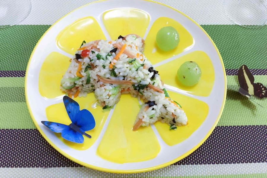 营养丰富的五彩炒饭