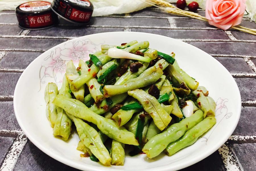 大粒香菇炒豆角