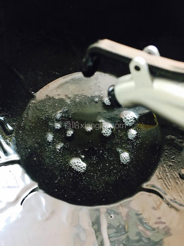 热锅起油