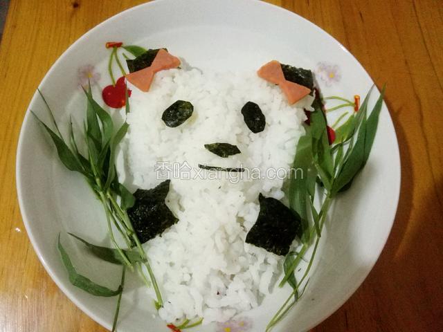 小草摆出竹子的样子﻿