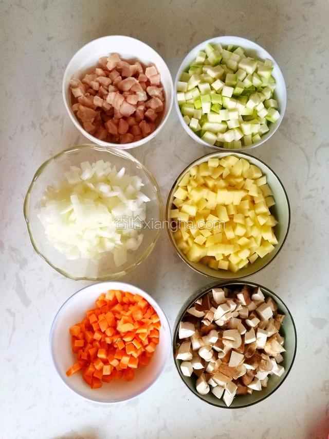 准备食材，切均匀小块