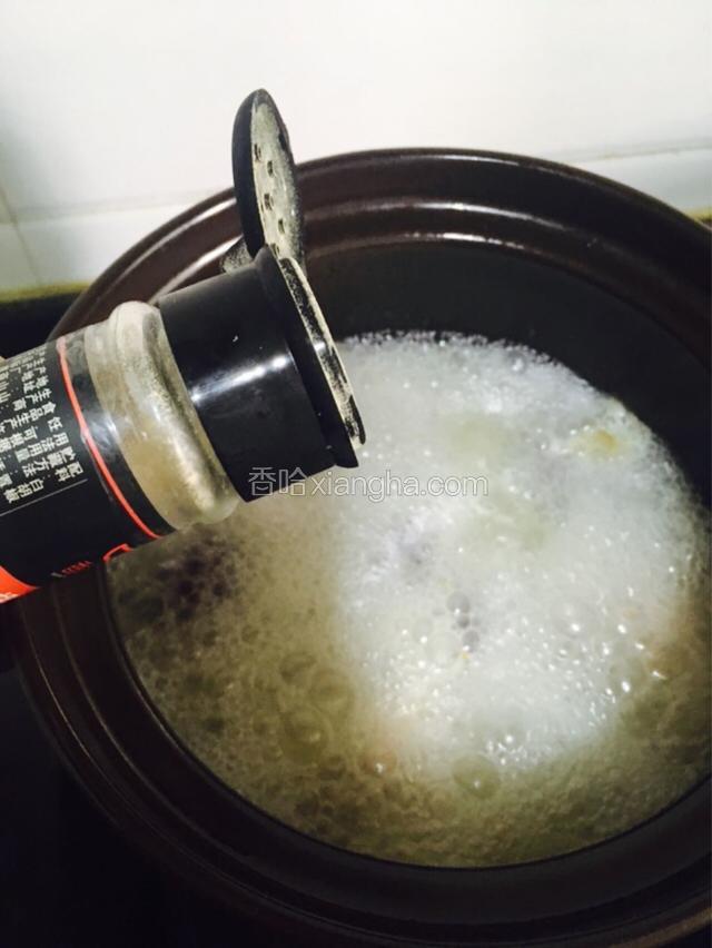 白胡椒粉调味即可装碗享用了。