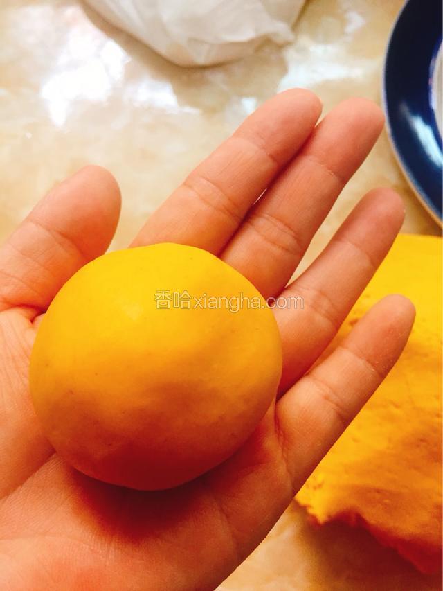 再揉成光滑圆球