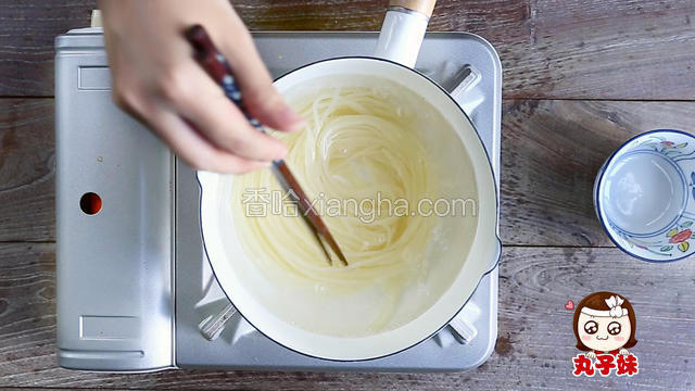 想要吃得更过瘾的，不妨煮多一个米粉