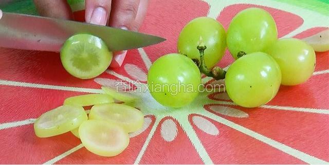 绿提洗净切成片宝餐提示：要选择不易出水的水果