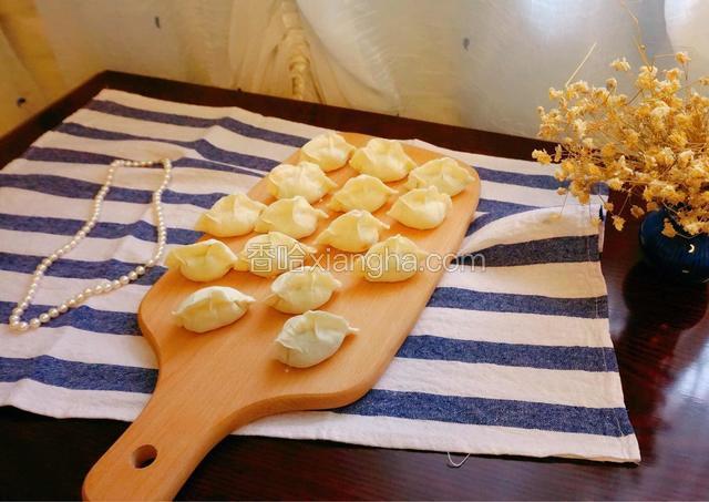韭菜八带鱼水饺就包好了